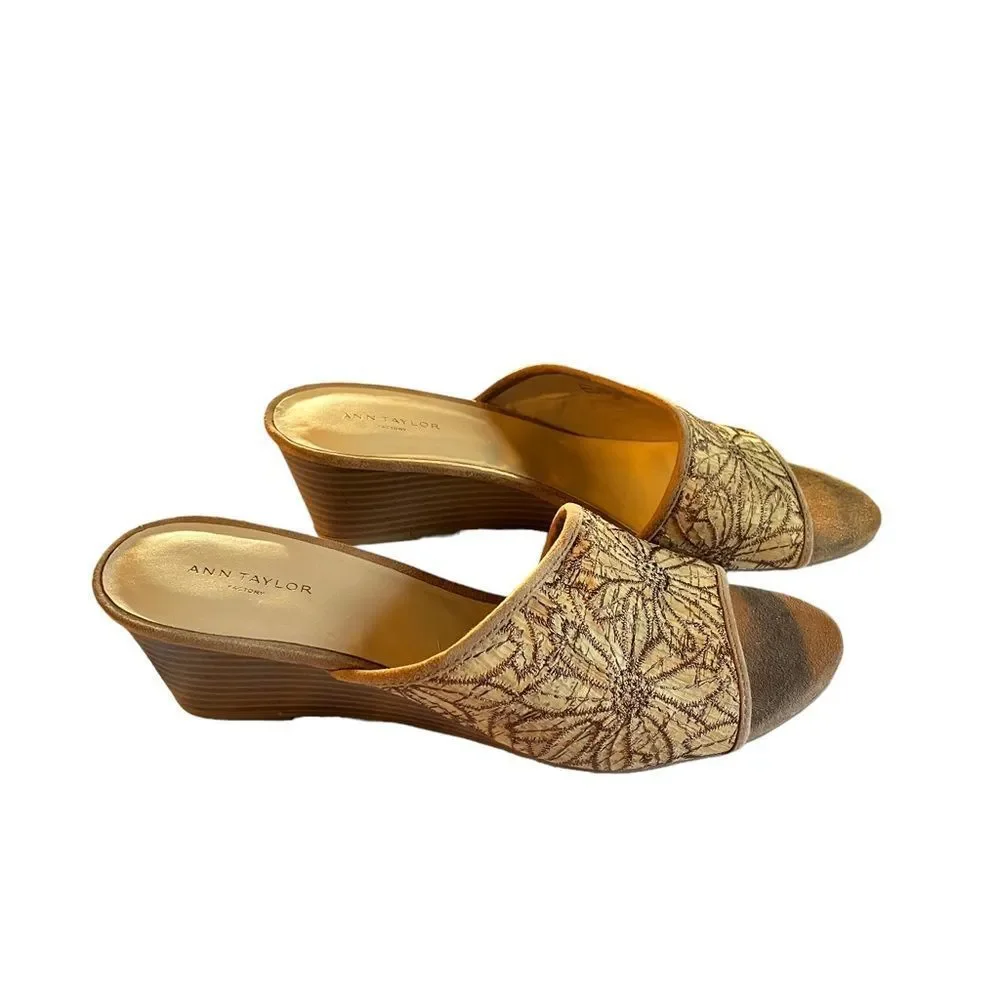 Ann Taylor Factory Slide on Sandals Offset style 2” wedge Floral tone on tone - Picture 1 of 5